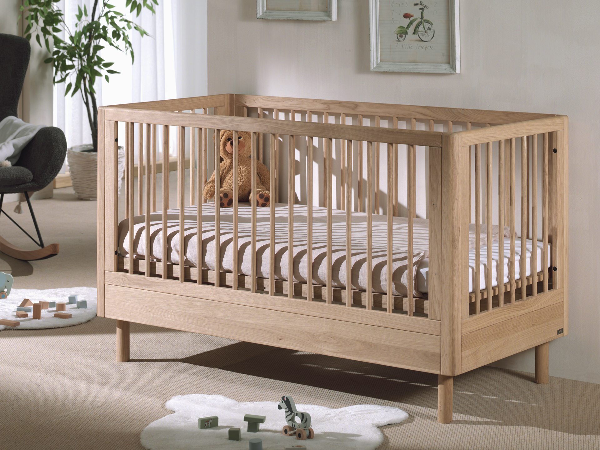 Lit bébé évolutif Forrest en chêne massif – 70 × 140 cm – Image 2